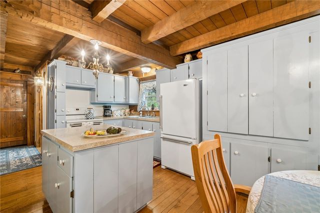 24 McCullough Hill Rd, Amwell, PA 15311