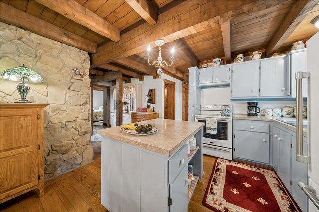 24 McCullough Hill Rd, Amwell, PA 15311