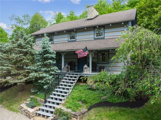 24 McCullough Hill Rd, Amwell, PA 15311