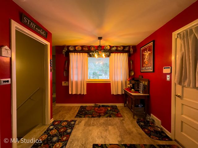 8922 PARKSIDE Avenue, Morton Grove, IL 60053