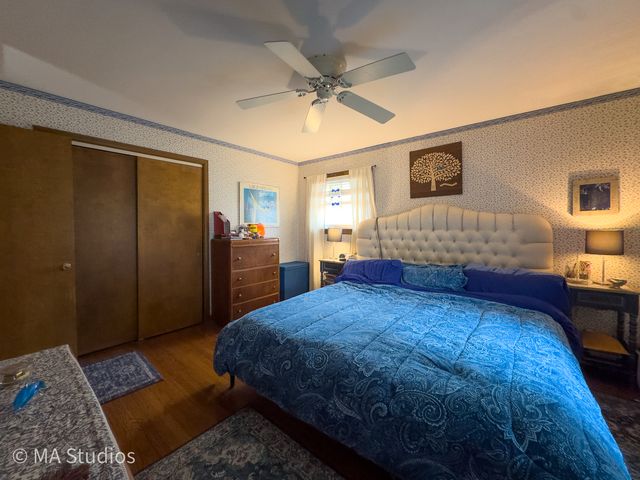 8922 PARKSIDE Avenue, Morton Grove, IL 60053