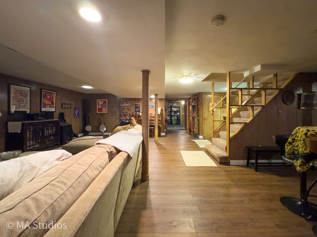 8922 PARKSIDE Avenue, Morton Grove, IL 60053