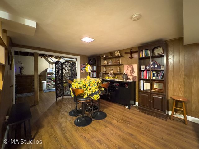 8922 PARKSIDE Avenue, Morton Grove, IL 60053