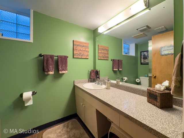 8922 PARKSIDE Avenue, Morton Grove, IL 60053