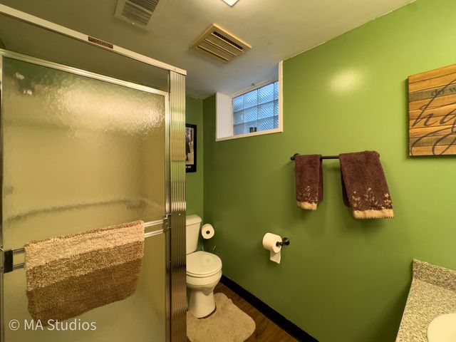 8922 PARKSIDE Avenue, Morton Grove, IL 60053