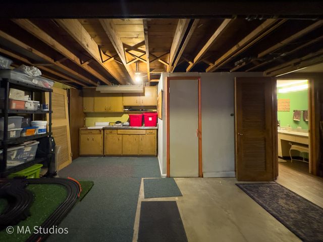 8922 PARKSIDE Avenue, Morton Grove, IL 60053