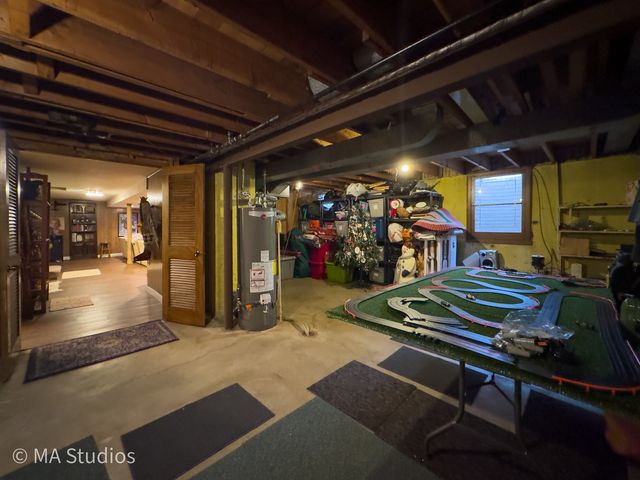 8922 PARKSIDE Avenue, Morton Grove, IL 60053