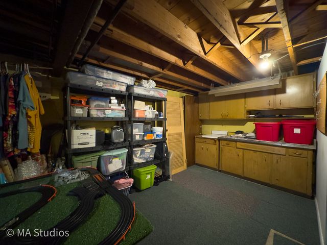 8922 PARKSIDE Avenue, Morton Grove, IL 60053