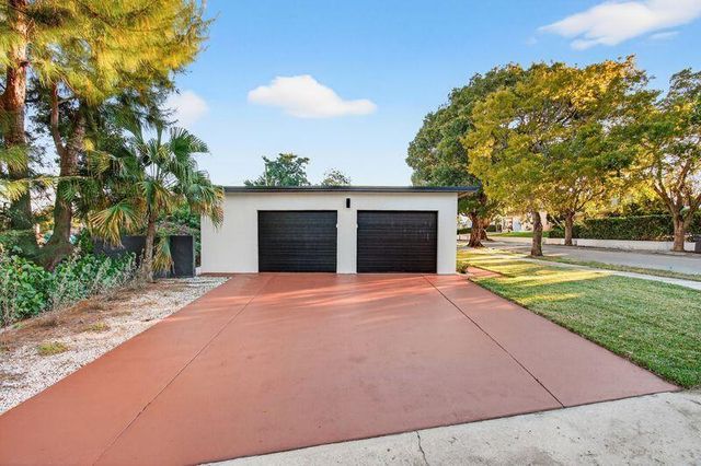 3830 Eastview Avenue, West Palm Beach, FL 33407