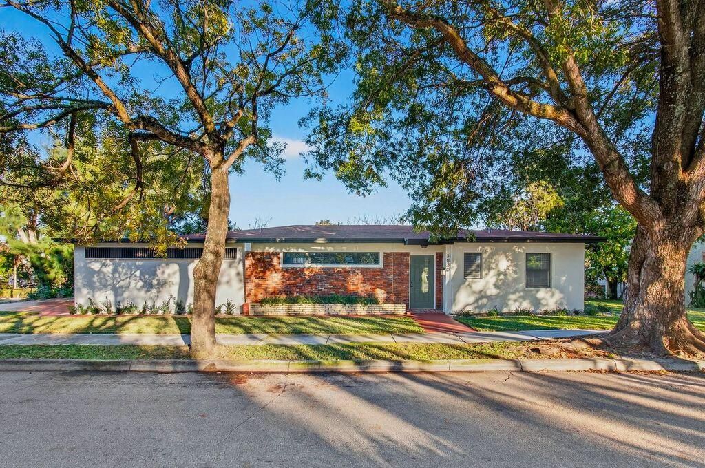 3830 Eastview Avenue, West Palm Beach, FL 33407