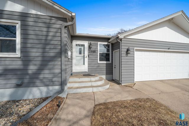 2900 E 21st St Street, Sioux Falls, SD 57103