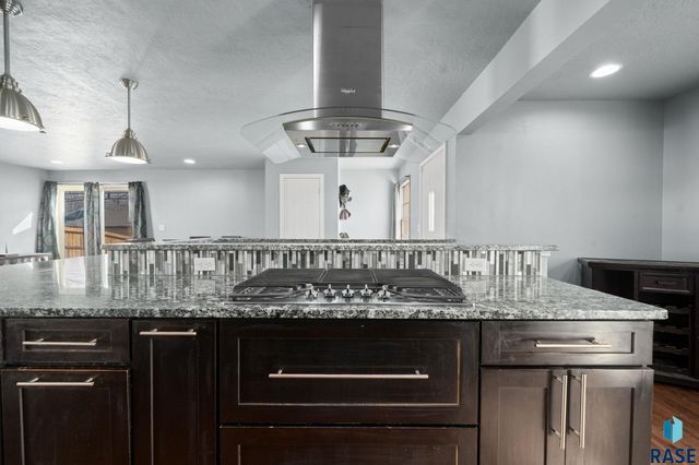 2900 E 21st St Street, Sioux Falls, SD 57103