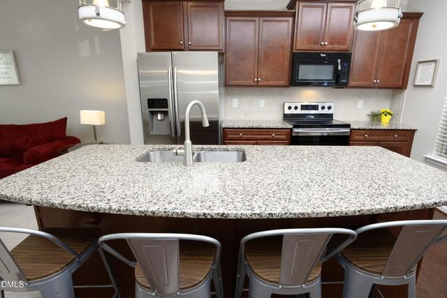 953 Ambergate Station, Apex, NC 27502