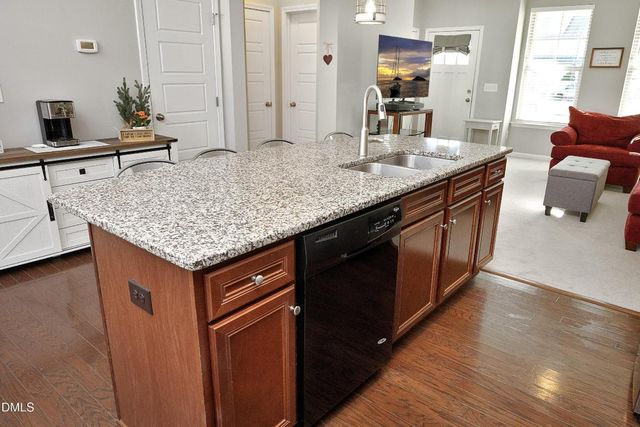 953 Ambergate Station, Apex, NC 27502