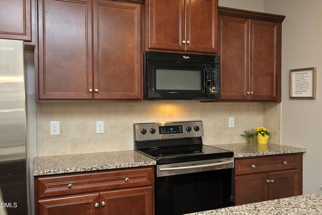 953 Ambergate Station, Apex, NC 27502