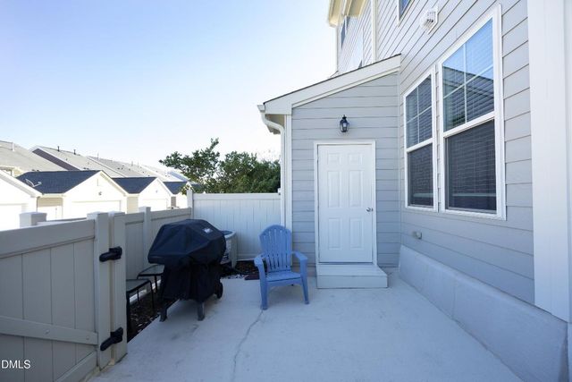 953 Ambergate Station, Apex, NC 27502