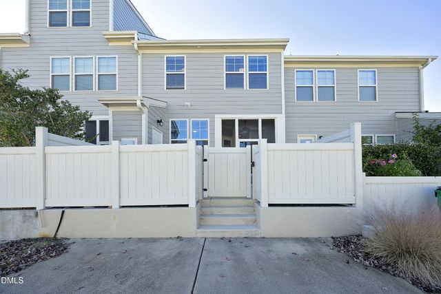 953 Ambergate Station, Apex, NC 27502