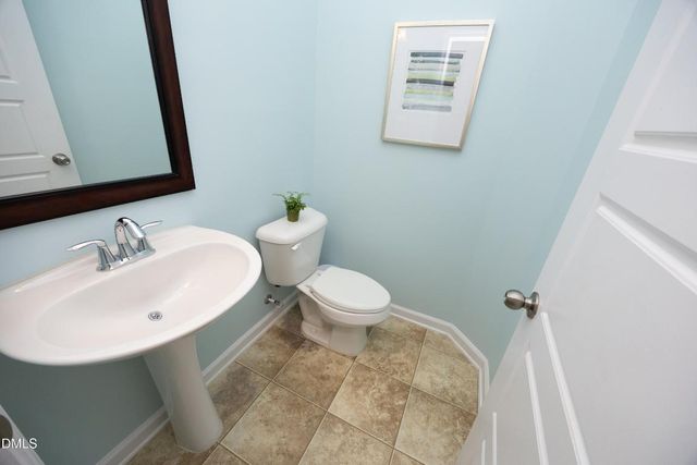 953 Ambergate Station, Apex, NC 27502