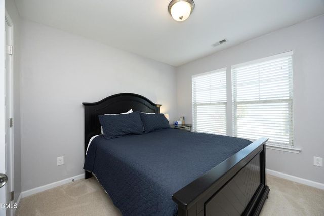 953 Ambergate Station, Apex, NC 27502