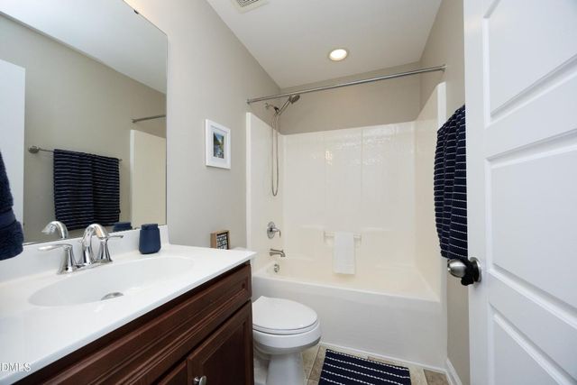 953 Ambergate Station, Apex, NC 27502