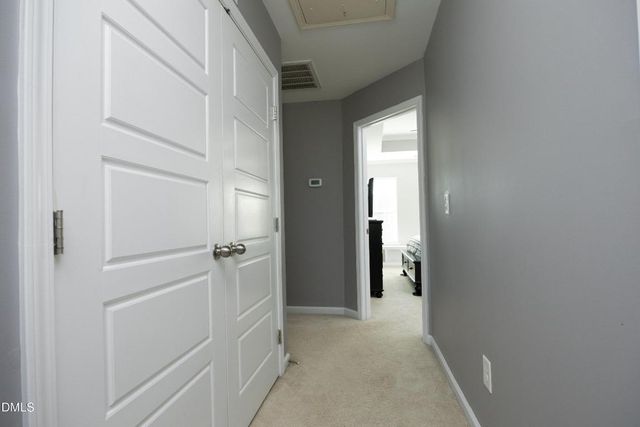 953 Ambergate Station, Apex, NC 27502