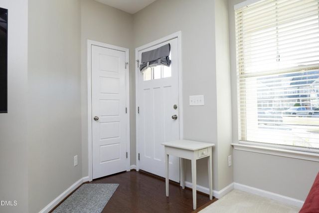 953 Ambergate Station, Apex, NC 27502