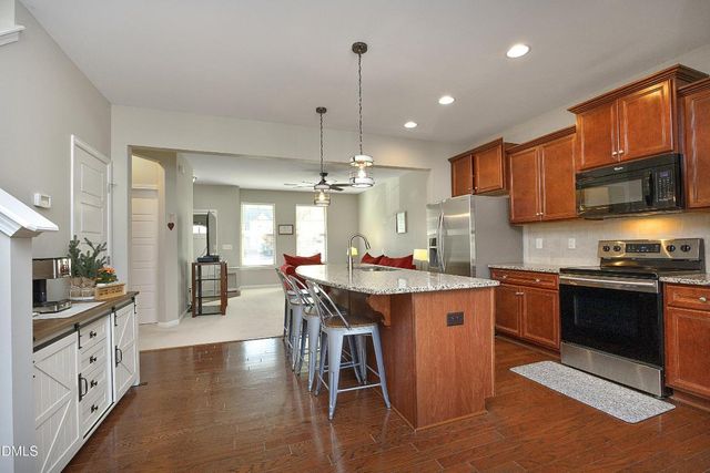 953 Ambergate Station, Apex, NC 27502