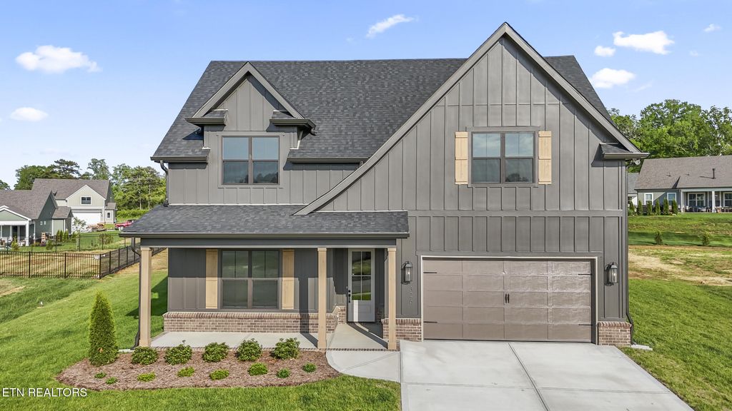 326 Poppy Place, Lenoir City, TN 37772