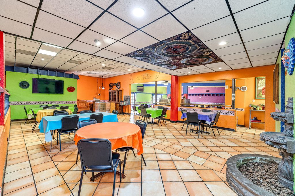 Image 9 of property listing at 1201 15th Street, Ozona, TX 76943