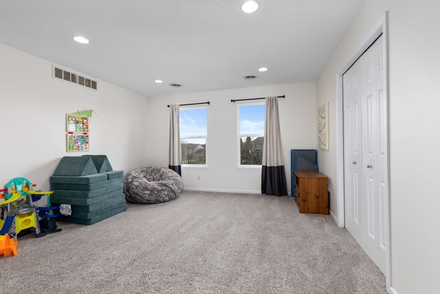 8940 Alanada Drive SE, Caledonia, MI 49316