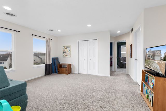 8940 Alanada Drive SE, Caledonia, MI 49316