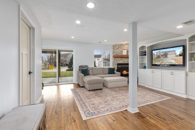 8940 Alanada Drive SE, Caledonia, MI 49316