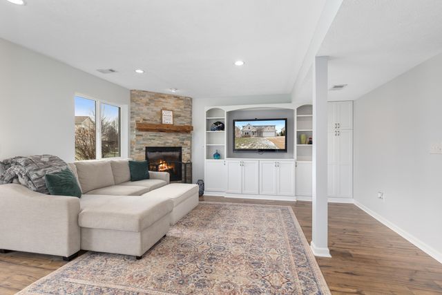 8940 Alanada Drive SE, Caledonia, MI 49316