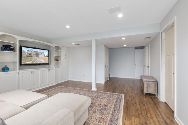 8940 Alanada Drive SE, Caledonia, MI 49316