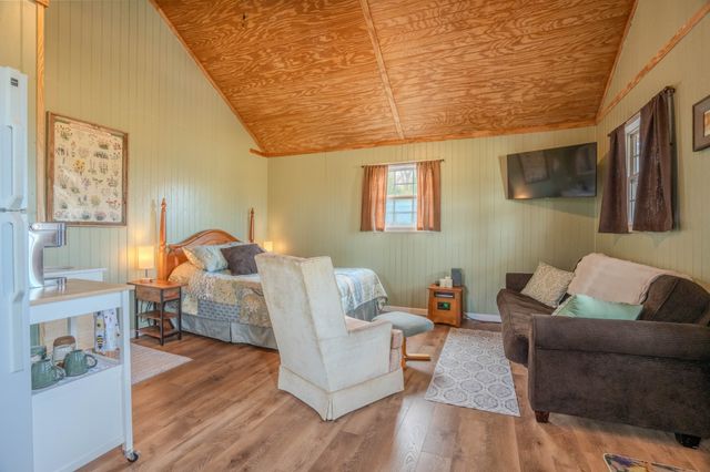 109 Rascaltown Rd, Loretto, TN 38469