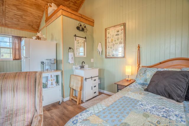 109 Rascaltown Rd, Loretto, TN 38469