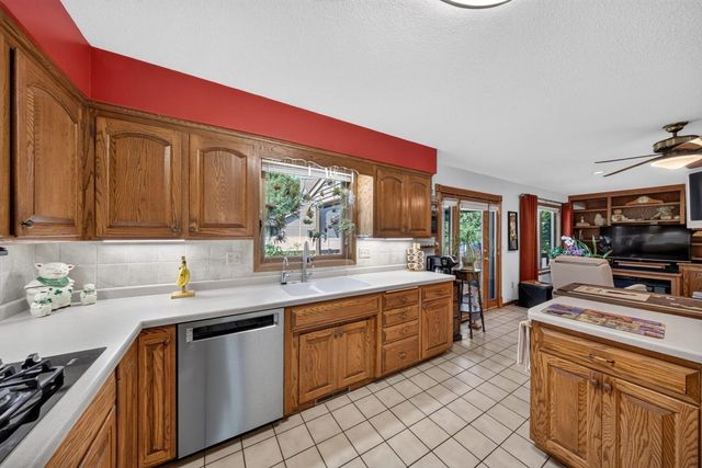 1116 Knoll Court NW, Rochester, MN 55901