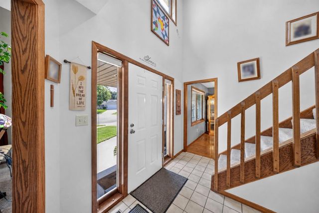 1116 Knoll Court NW, Rochester, MN 55901