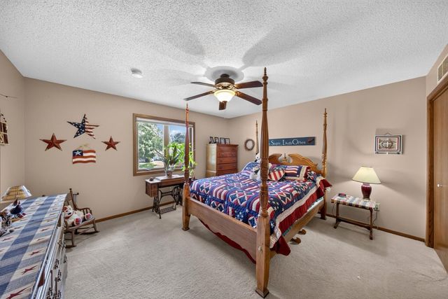1116 Knoll Court NW, Rochester, MN 55901
