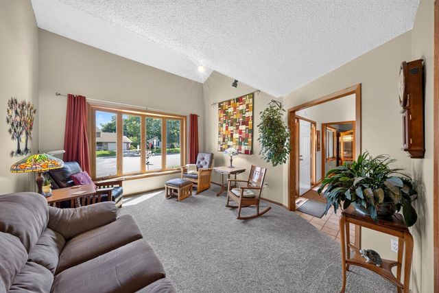 1116 Knoll Court NW, Rochester, MN 55901
