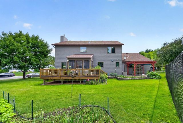 1116 Knoll Court NW, Rochester, MN 55901