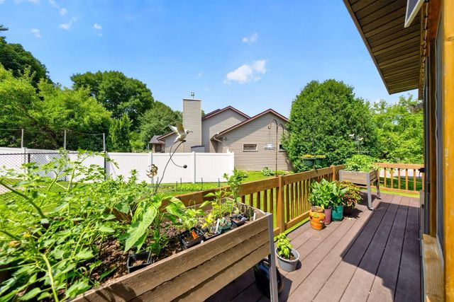 1116 Knoll Court NW, Rochester, MN 55901