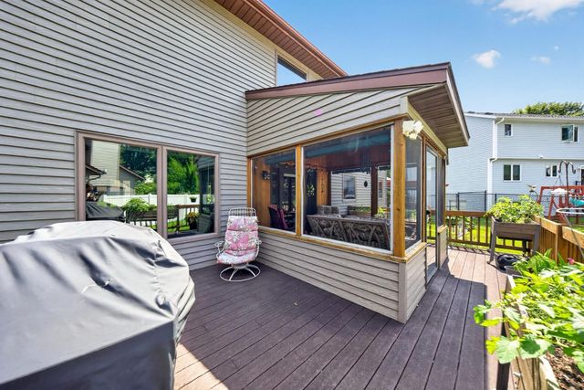 1116 Knoll Court NW, Rochester, MN 55901