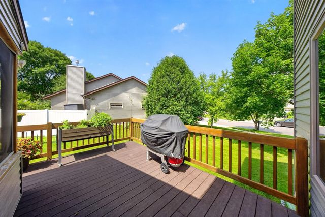 1116 Knoll Court NW, Rochester, MN 55901