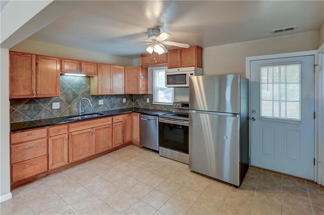 218 SW Opal Drive, Lee's Summit, MO 64081