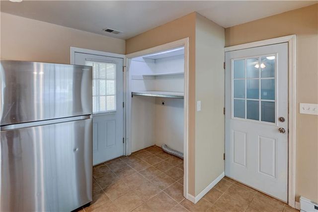 218 SW Opal Drive, Lee's Summit, MO 64081