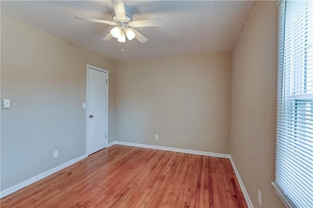 218 SW Opal Drive, Lee's Summit, MO 64081