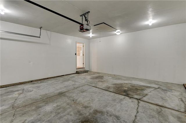 218 SW Opal Drive, Lee's Summit, MO 64081