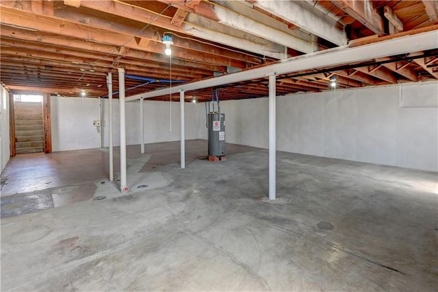 218 SW Opal Drive, Lee's Summit, MO 64081