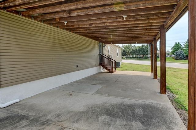 218 SW Opal Drive, Lee's Summit, MO 64081